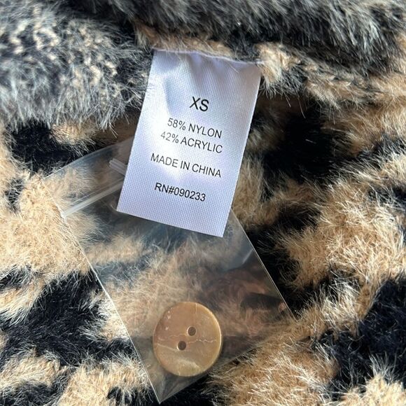 New Kendall & Kylie Cardigan Fuzzy Houndstooth sweater cropped - Picture 7 of 8